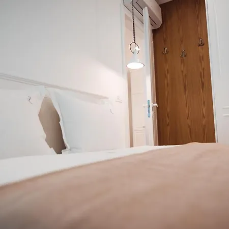 Tam Skanderbeg Square Center No4 * 地拉那