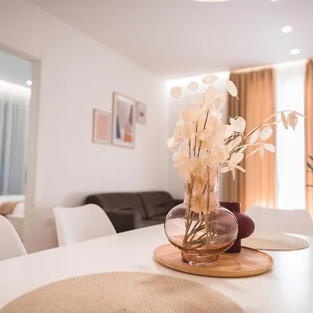 Tam Skanderbeg Square City Center Apartment No4