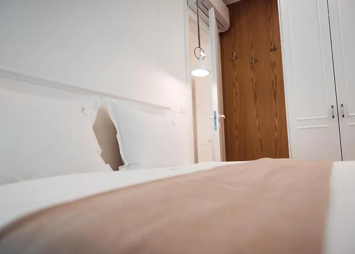 Tam Skanderbeg Square Center No4 * 地拉那