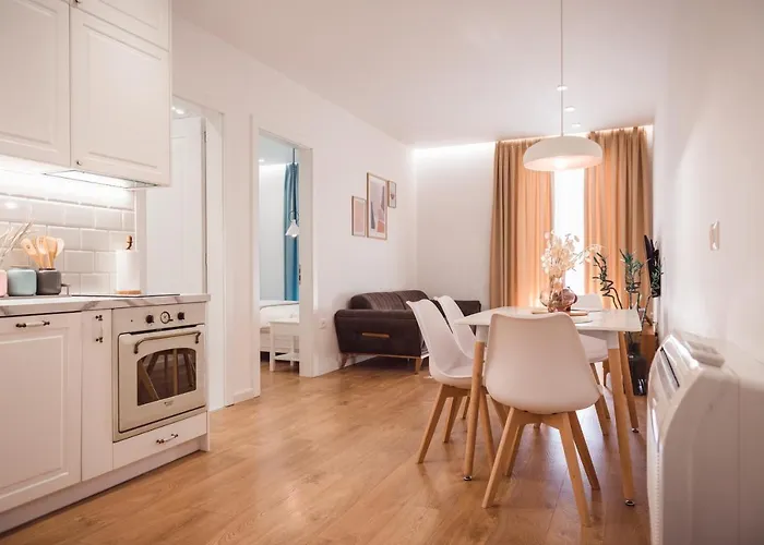 Tam Skanderbeg Square Center No4